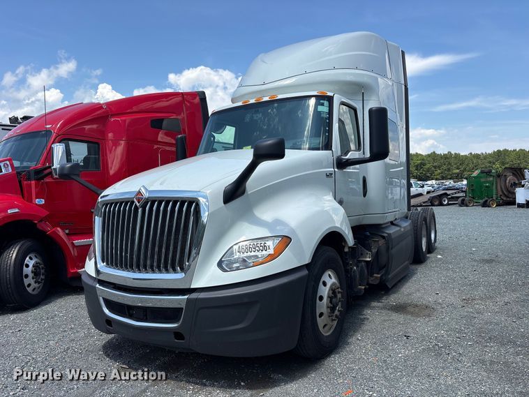 image for item YA2936 2020 International LT625 semi truck
