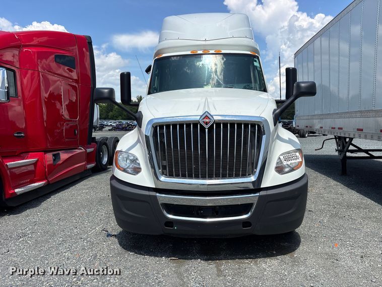image for item YA2936 2020 International LT625 semi truck