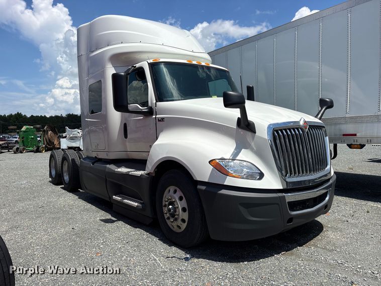 image for item YA2936 2020 International LT625 semi truck