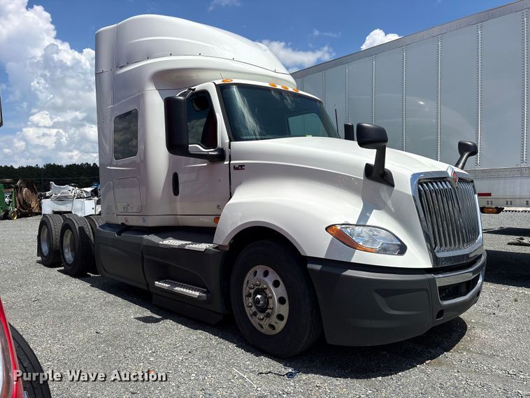 image for item YA2936 2020 International LT625 semi truck
