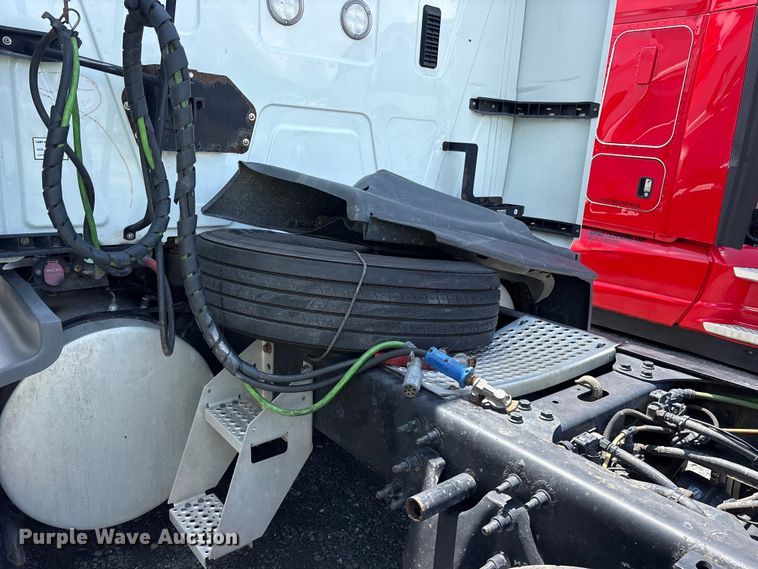 image for item YA2936 2020 International LT625 semi truck