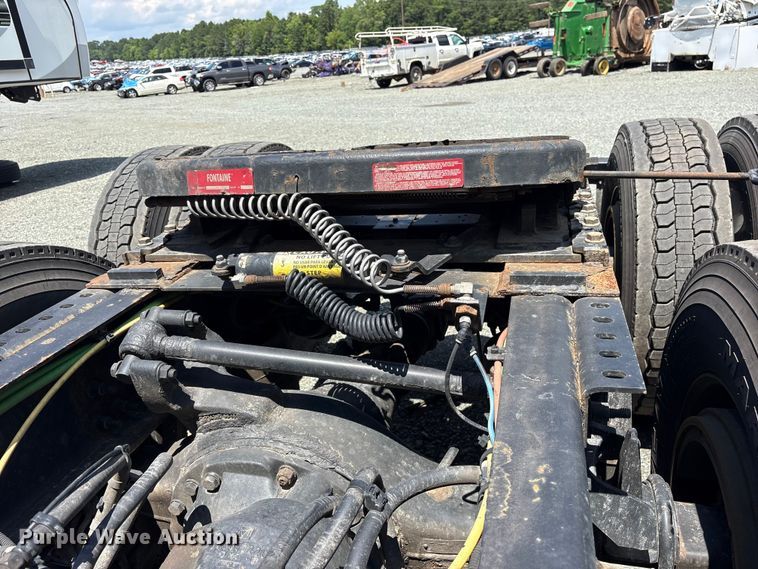 image for item YA2936 2020 International LT625 semi truck