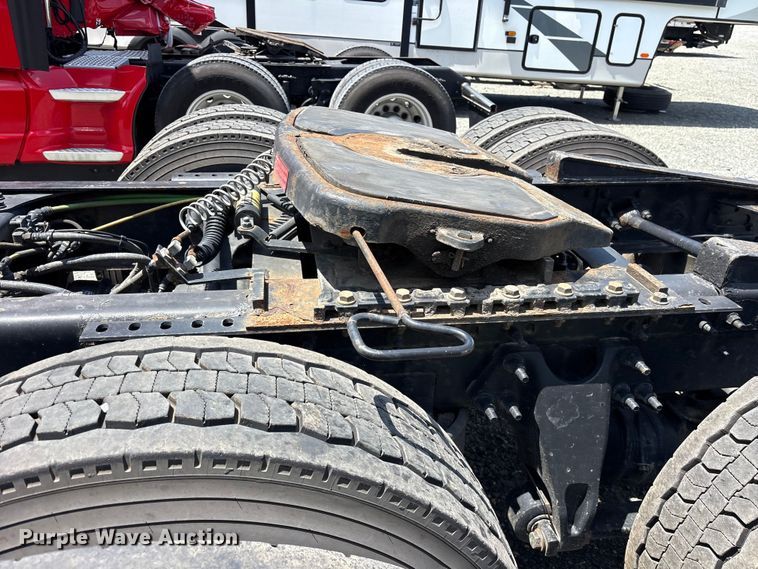image for item YA2936 2020 International LT625 semi truck