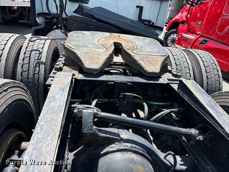 image for item YA2936 2020 International LT625 semi truck