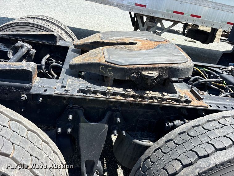 image for item YA2936 2020 International LT625 semi truck