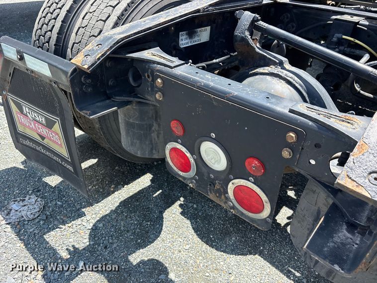 image for item YA2936 2020 International LT625 semi truck