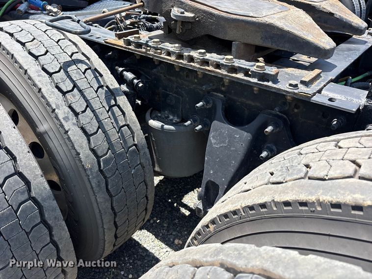 image for item YA2936 2020 International LT625 semi truck