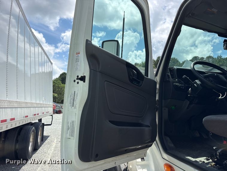 image for item YA2936 2020 International LT625 semi truck