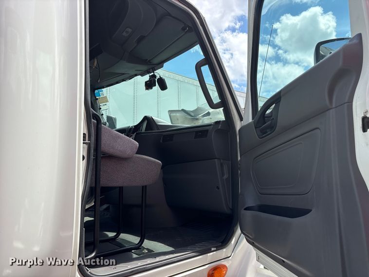 image for item YA2936 2020 International LT625 semi truck