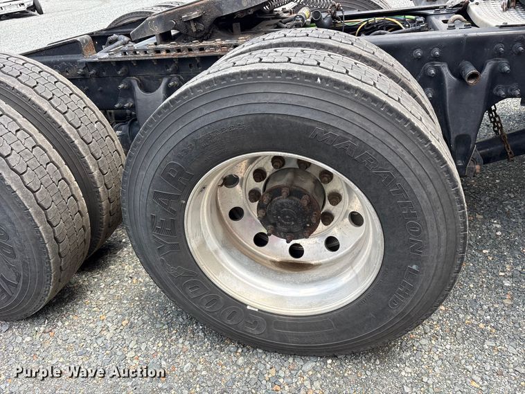 image for item YA2936 2020 International LT625 semi truck
