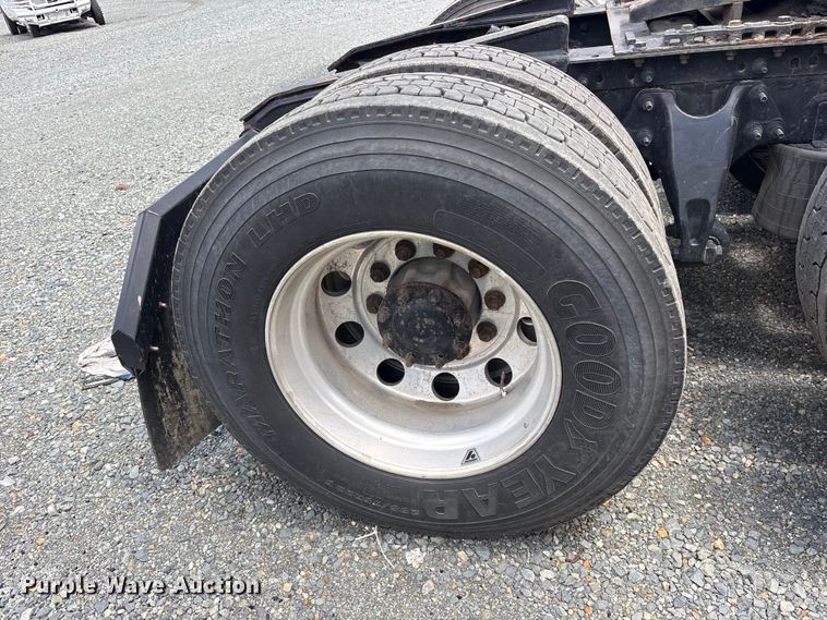 image for item YA2936 2020 International LT625 semi truck