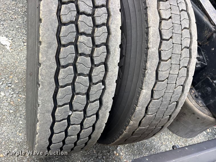 image for item YA2936 2020 International LT625 semi truck