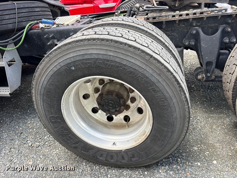image for item YA2936 2020 International LT625 semi truck