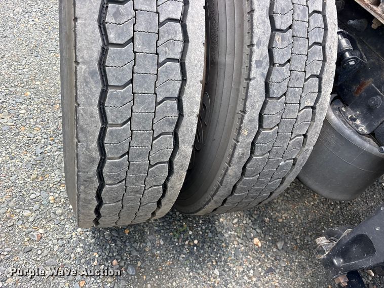 image for item YA2936 2020 International LT625 semi truck