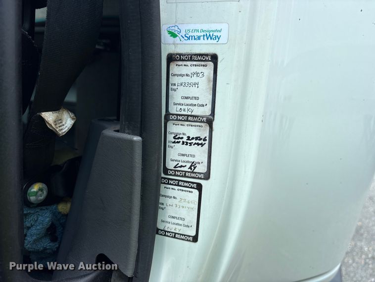 image for item YA2936 2020 International LT625 semi truck