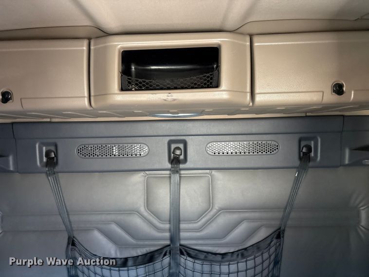 image for item YA2948 2018 Freightliner Cascadia semi truck