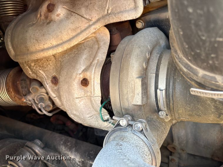 image for item YA2948 2018 Freightliner Cascadia semi truck