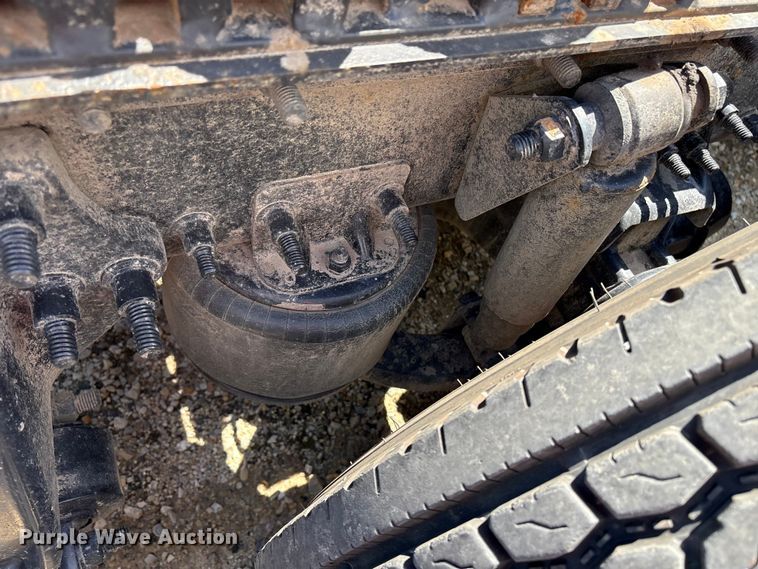 image for item YA2948 2018 Freightliner Cascadia semi truck