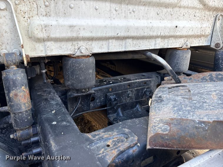 image for item YA2948 2018 Freightliner Cascadia semi truck