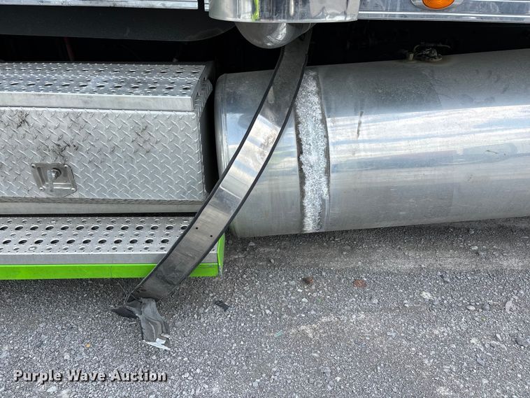 image for item YA3138 2020 Freightliner Coronado glider kit semi truck