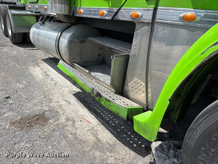 image for item YA3138 2020 Freightliner Coronado glider kit semi truck