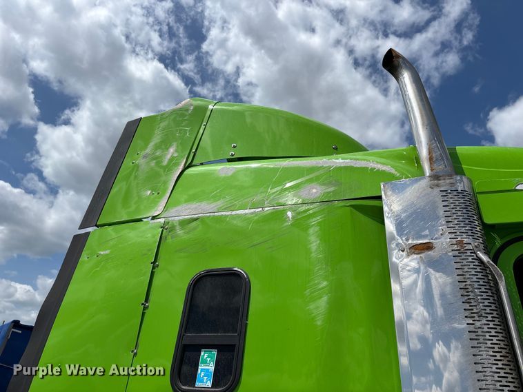 image for item YA3138 2020 Freightliner Coronado glider kit semi truck