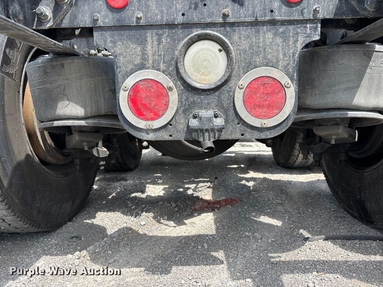 image for item YA3138 2020 Freightliner Coronado glider kit semi truck