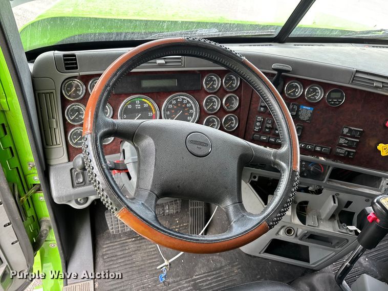 image for item YA3138 2020 Freightliner Coronado glider kit semi truck
