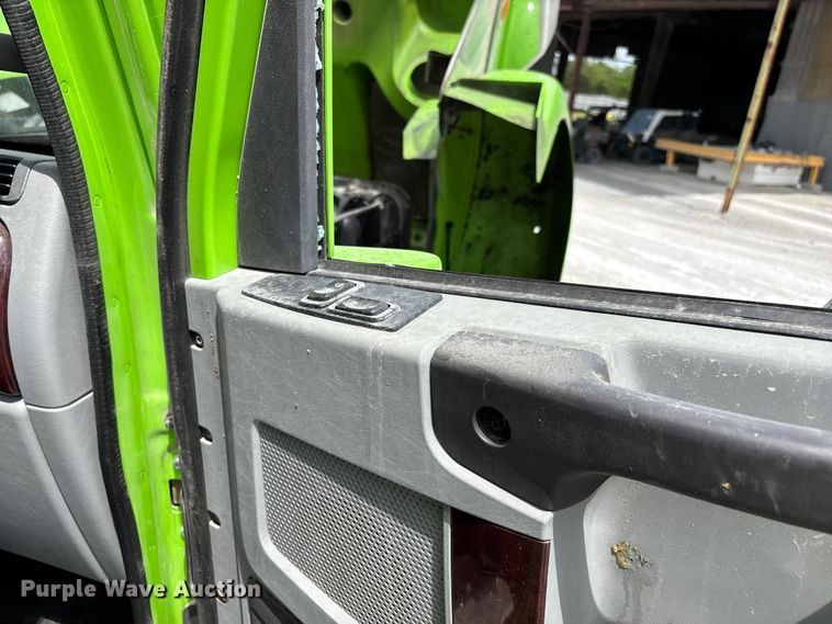 image for item YA3138 2020 Freightliner Coronado glider kit semi truck