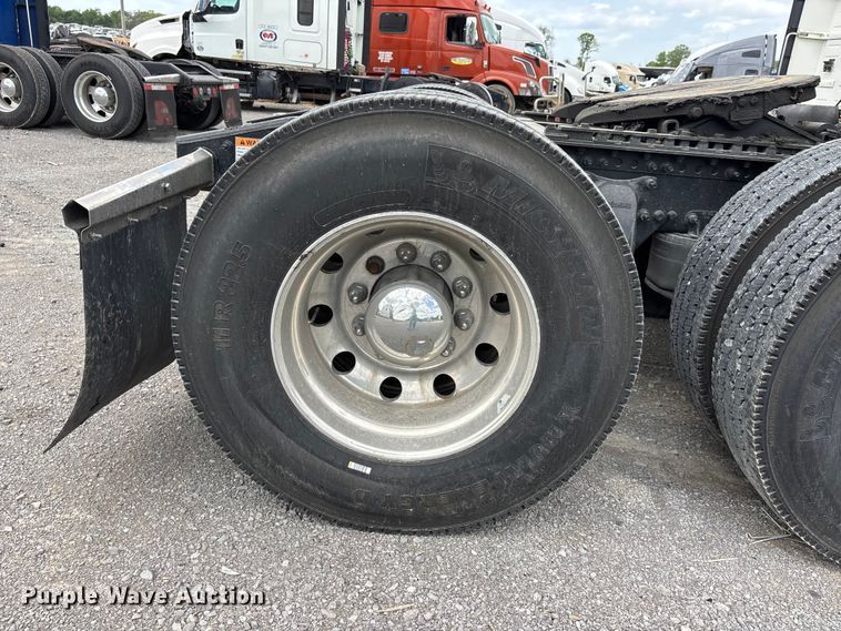 image for item YA3138 2020 Freightliner Coronado glider kit semi truck