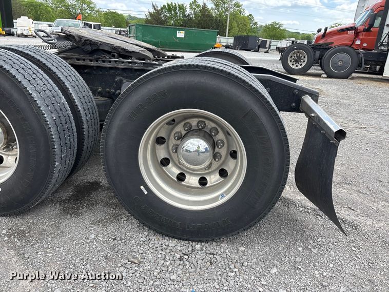 image for item YA3138 2020 Freightliner Coronado glider kit semi truck