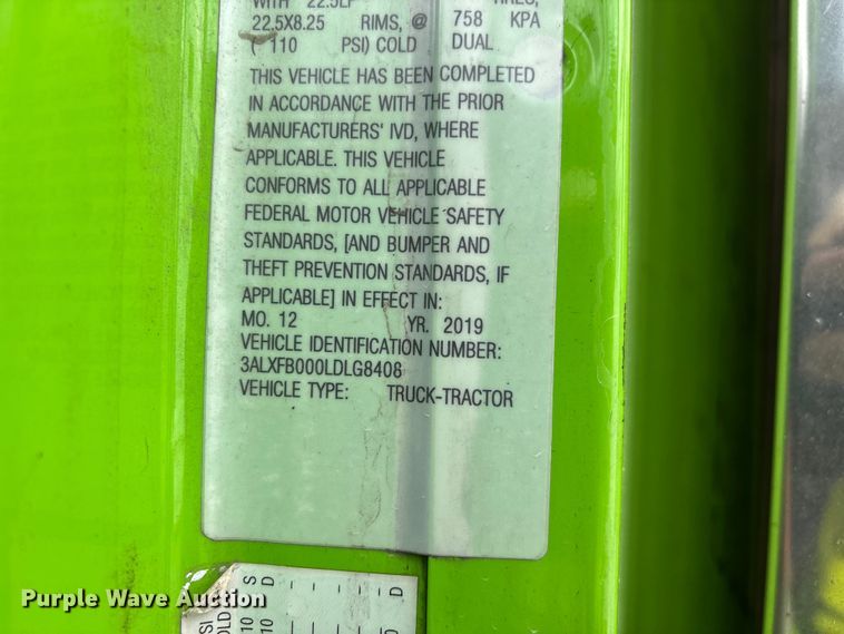 image for item YA3138 2020 Freightliner Coronado glider kit semi truck