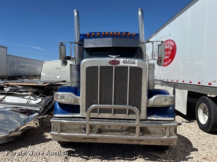 image for item YA3157 2020 Peterbilt 389 semi truck