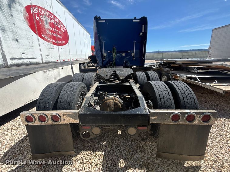 image for item YA3157 2020 Peterbilt 389 semi truck