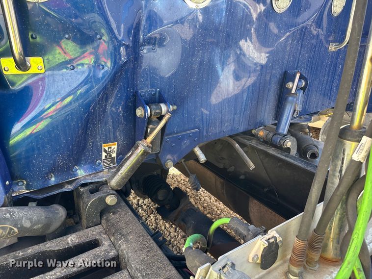 image for item YA3157 2020 Peterbilt 389 semi truck
