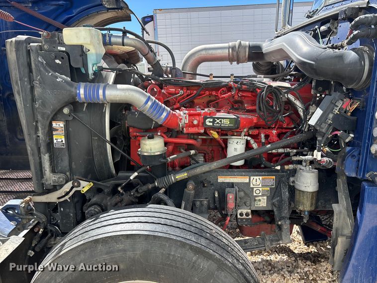 image for item YA3157 2020 Peterbilt 389 semi truck
