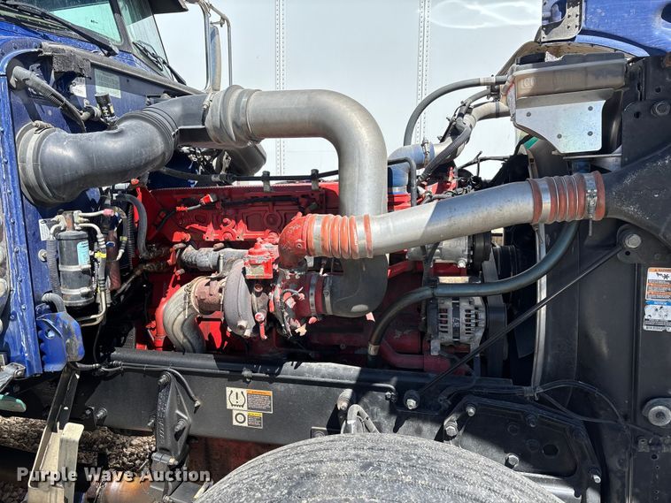 image for item YA3157 2020 Peterbilt 389 semi truck