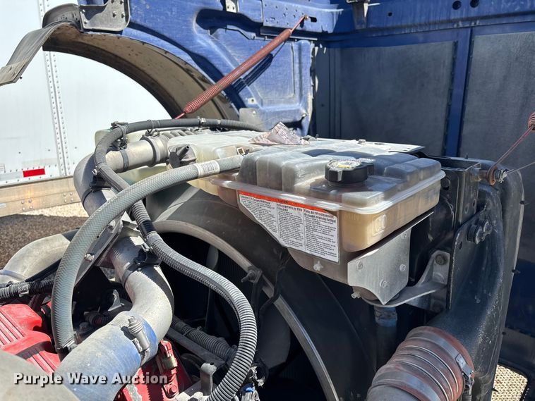 image for item YA3157 2020 Peterbilt 389 semi truck