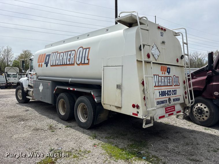 image for item YA3165 2005 Mack CV713 fuel / lube truck