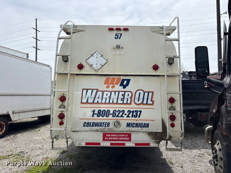 image for item YA3165 2005 Mack CV713 fuel / lube truck