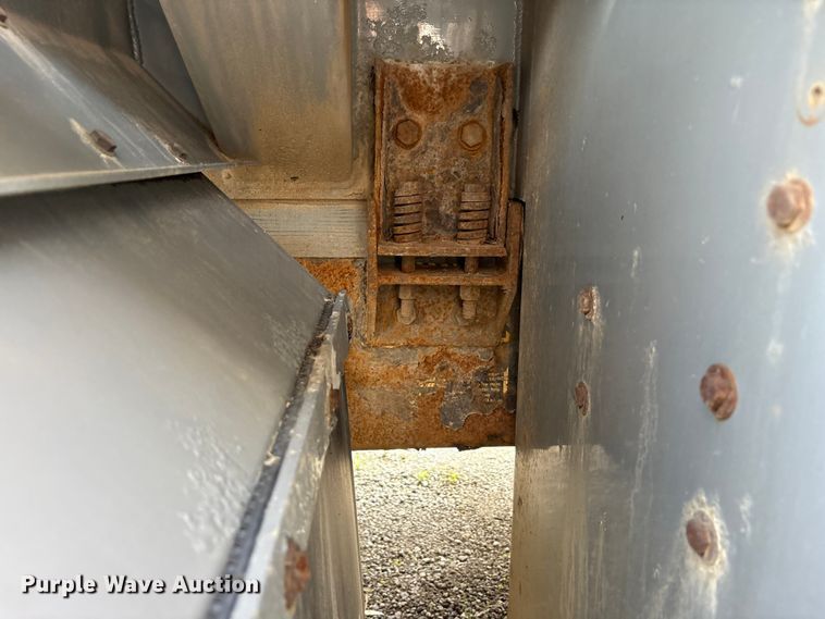 image for item YA3165 2005 Mack CV713 fuel / lube truck