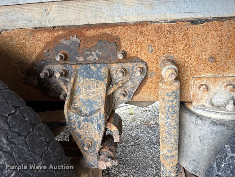 image for item YA3165 2005 Mack CV713 fuel / lube truck