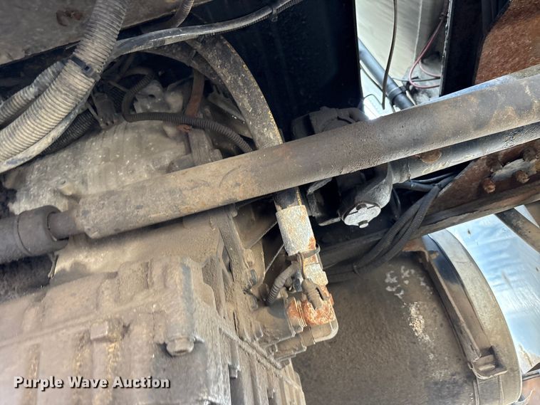 image for item YA3165 2005 Mack CV713 fuel / lube truck