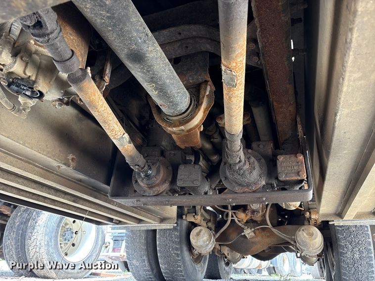 image for item YA3165 2005 Mack CV713 fuel / lube truck
