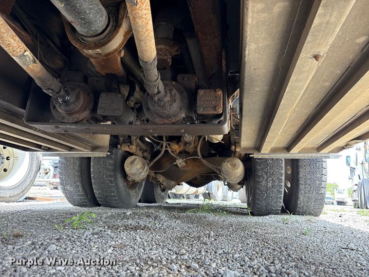 image for item YA3165 2005 Mack CV713 fuel / lube truck