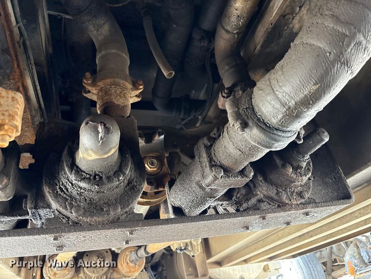 image for item YA3165 2005 Mack CV713 fuel / lube truck