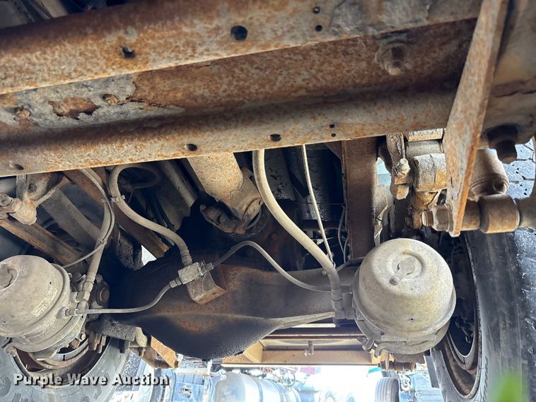 image for item YA3165 2005 Mack CV713 fuel / lube truck