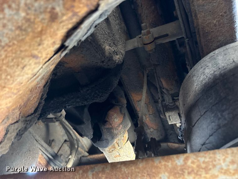 image for item YA3165 2005 Mack CV713 fuel / lube truck