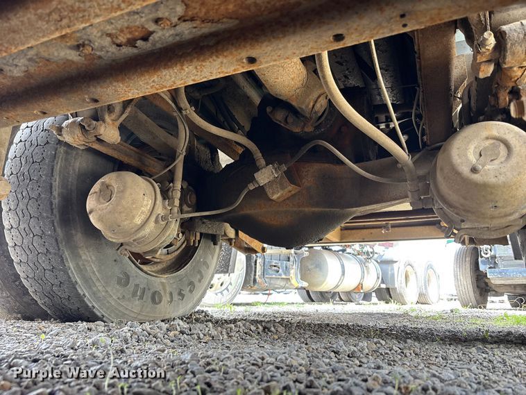 image for item YA3165 2005 Mack CV713 fuel / lube truck