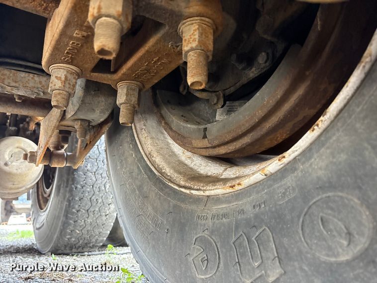 image for item YA3165 2005 Mack CV713 fuel / lube truck